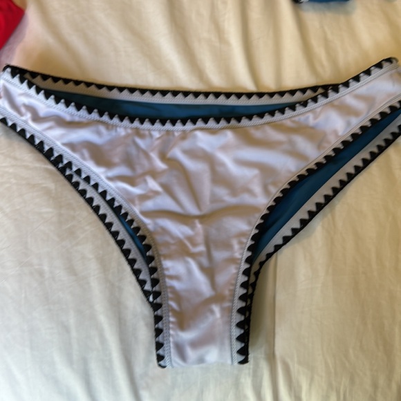 Bikini Bundle -Size L - Picture 7 of 10